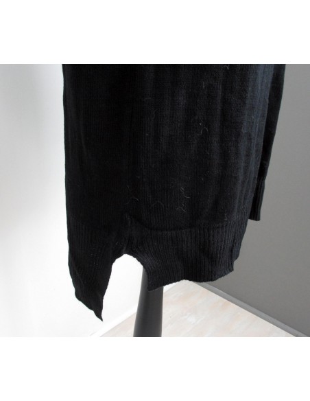 Pull droit noir maille chaude col rond manches raglan Pull droit noir maille chaude col rond manches raglan