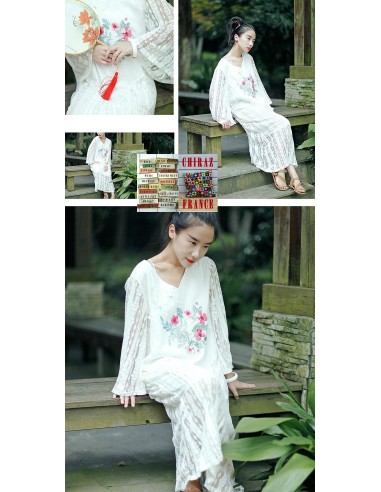 Robe blanche dentelle manches larges princesse légère coton rebrodée boho ethnique