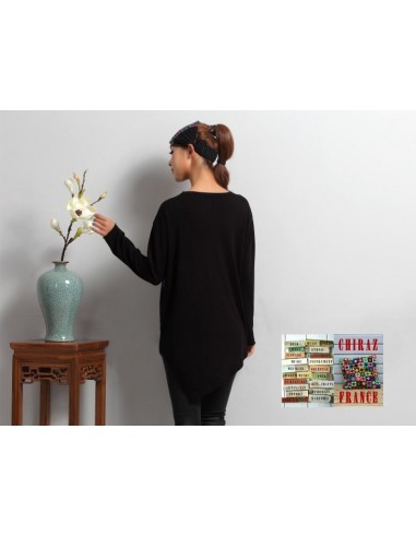 Pull léger jersey fluide asymétrique noir ou rouge fleurs brodées  Pull léger jersey fluide asymétrique noir ou rouge fleurs brodées