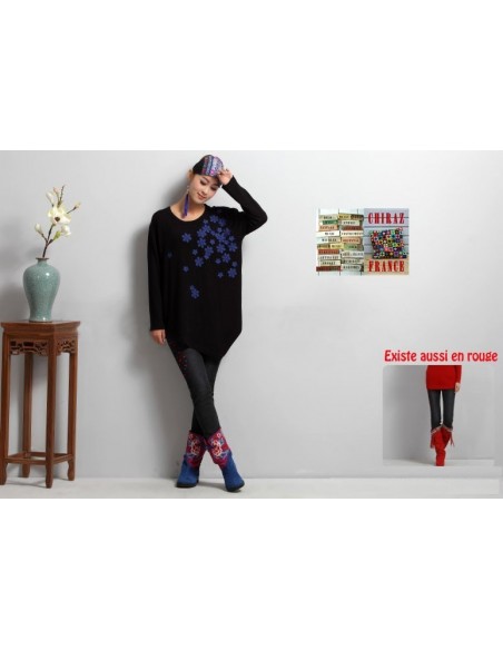 Pull léger jersey fluide asymétrique noir ou rouge fleurs brodées  Pull léger jersey fluide asymétrique noir ou rouge fleurs brodées